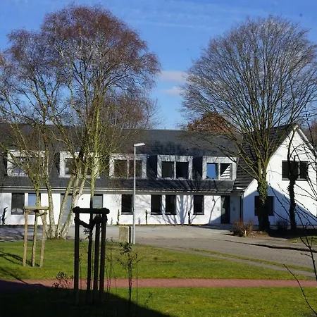 Apartmenthaus Schwingewiesen 3 *